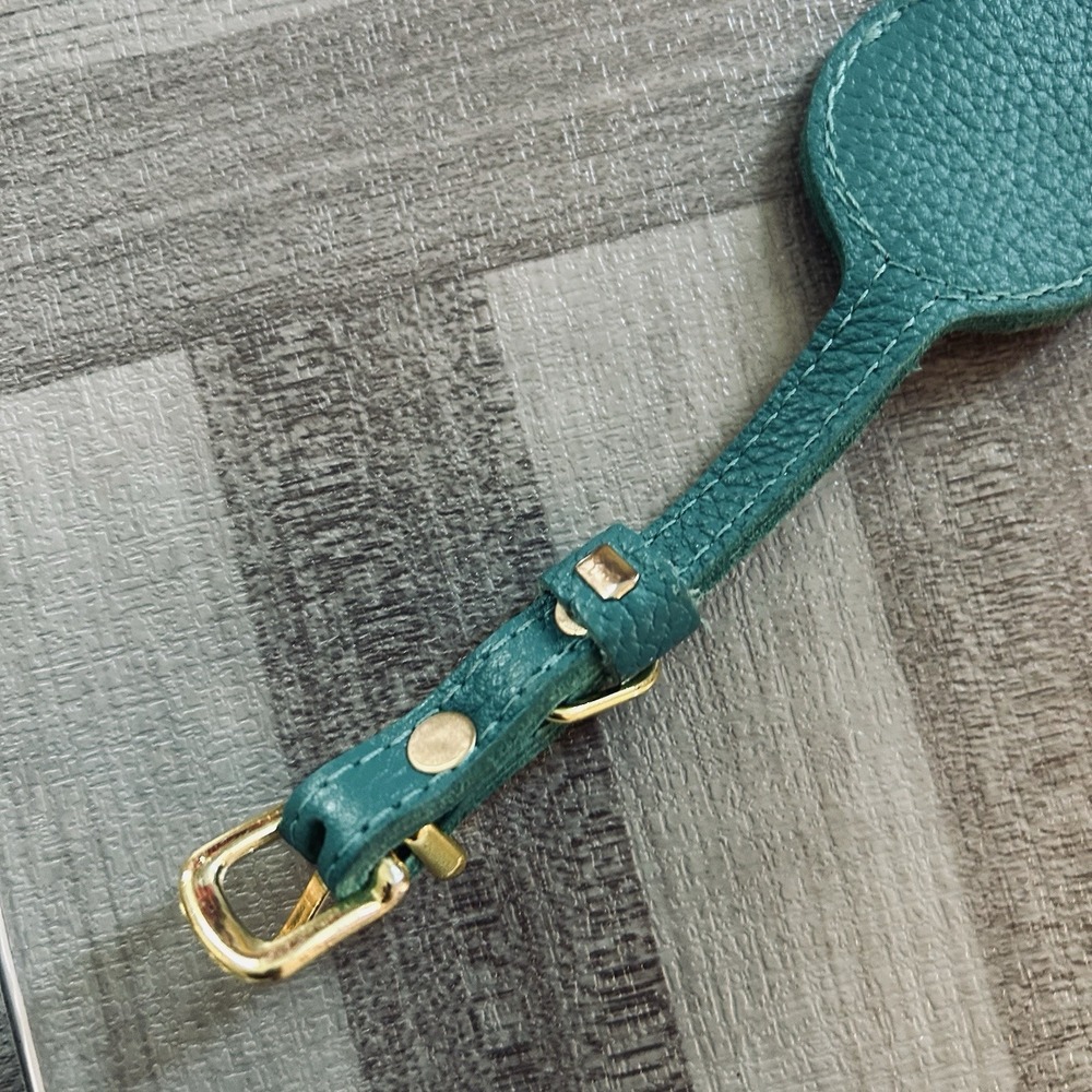AirTag holder cat collar! Green Leather One-Piece Strap - Picture 2 of 5